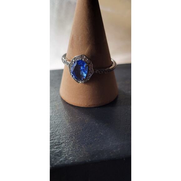 Elegant Rhodium-Plated Size 9 Ring with Blue Gemstone and Pave Halo - Picture 12 of 12